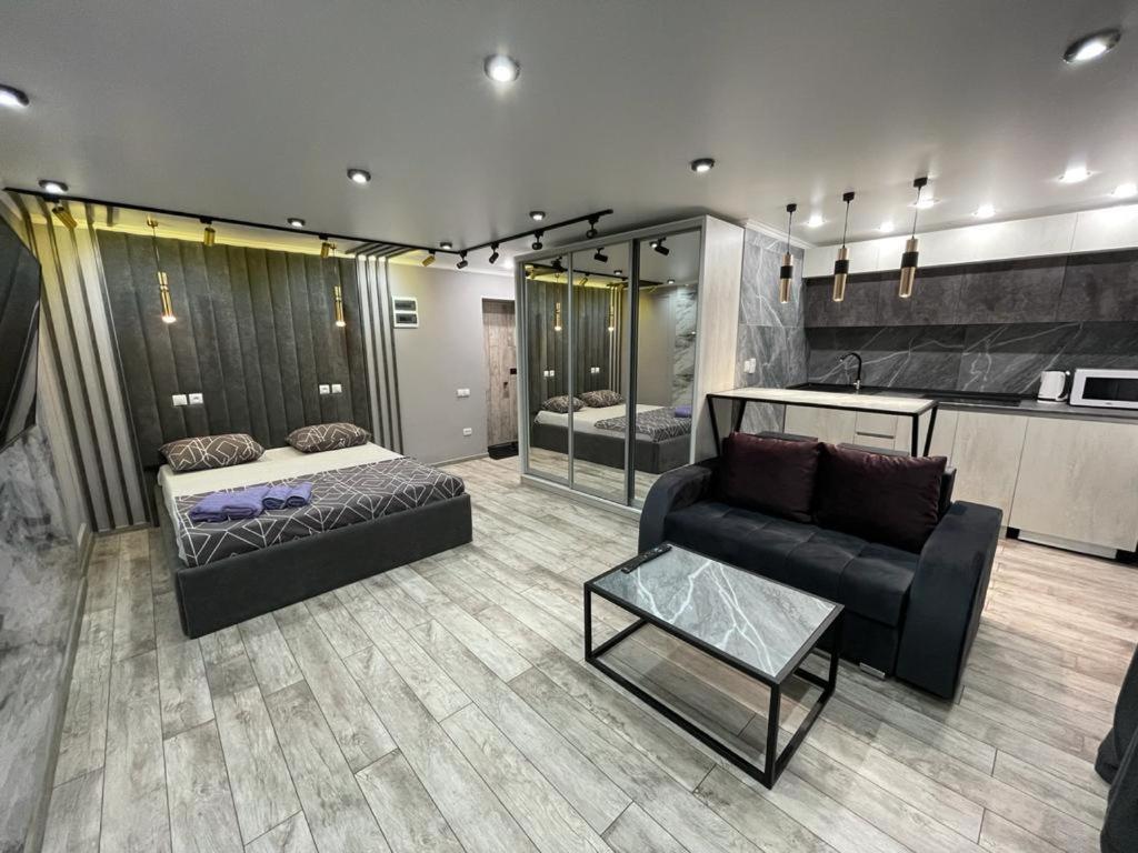 Люкс Академика Сатпаева 19 Apartment Pavlodar Bagian luar foto