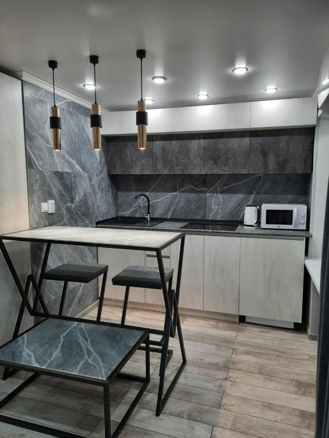 Люкс Академика Сатпаева 19 Apartment Pavlodar Bagian luar foto